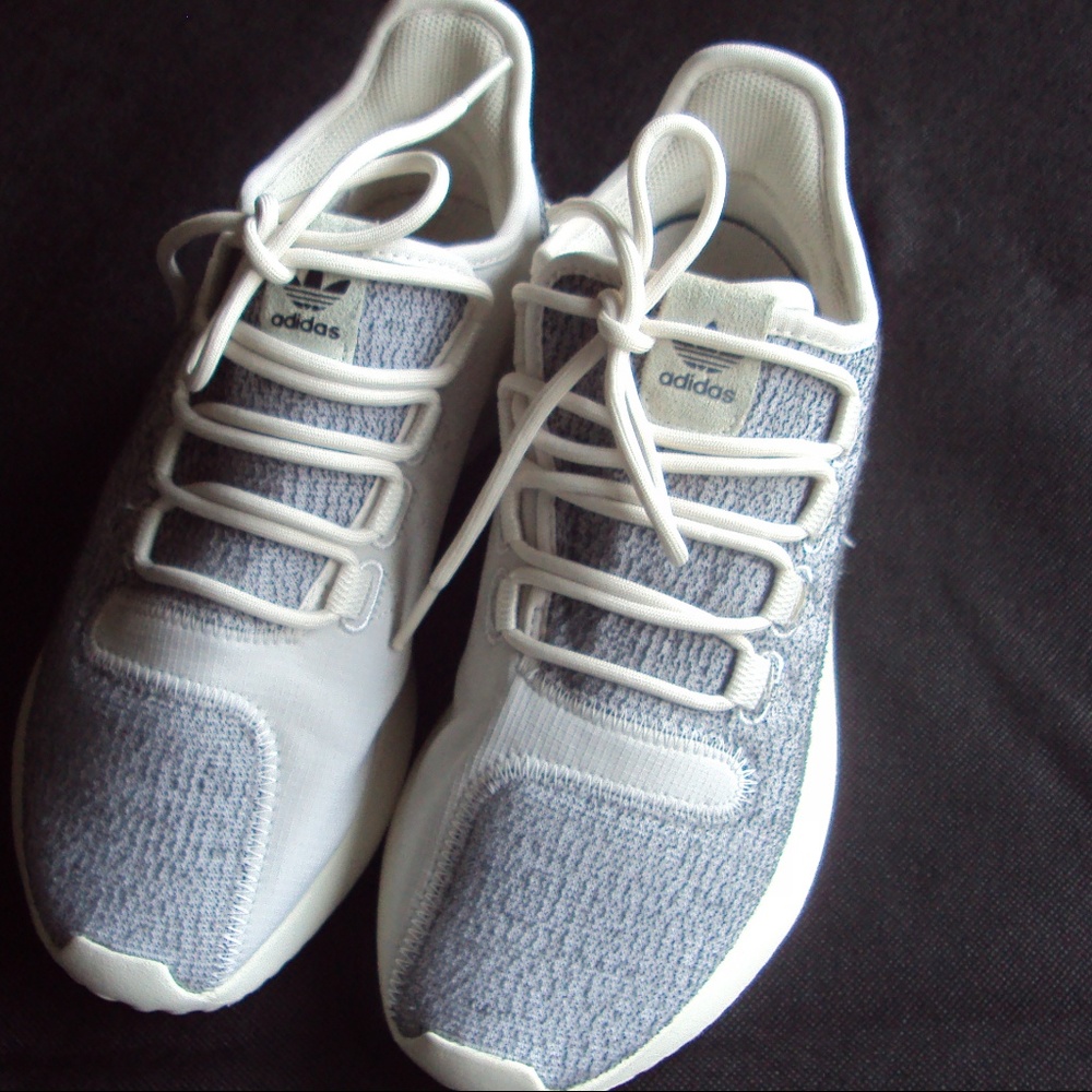 Adidas Womens shoes Sz.7